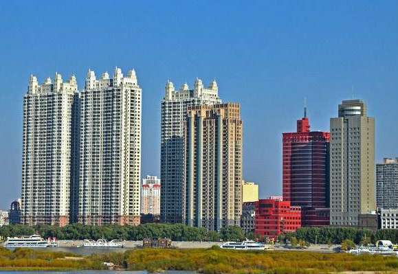 Real estate building